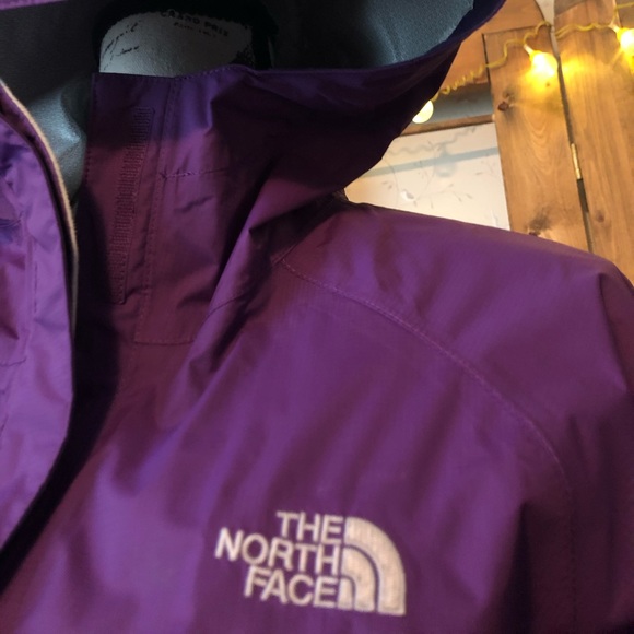 The North face jacket/shell. Purple. Size medium - Picture 3 of 7